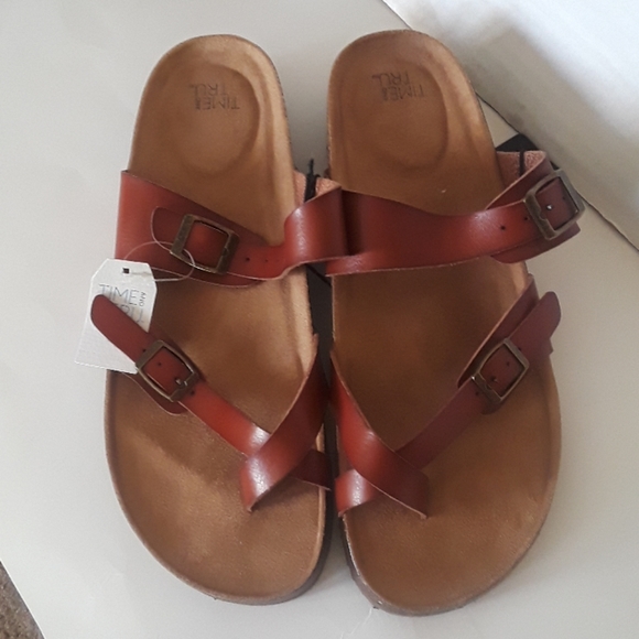 Cognac Round Toe Women's Footbed Sandals - Picture 3 of 8